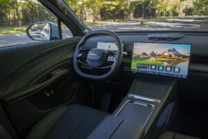 Omoda C7