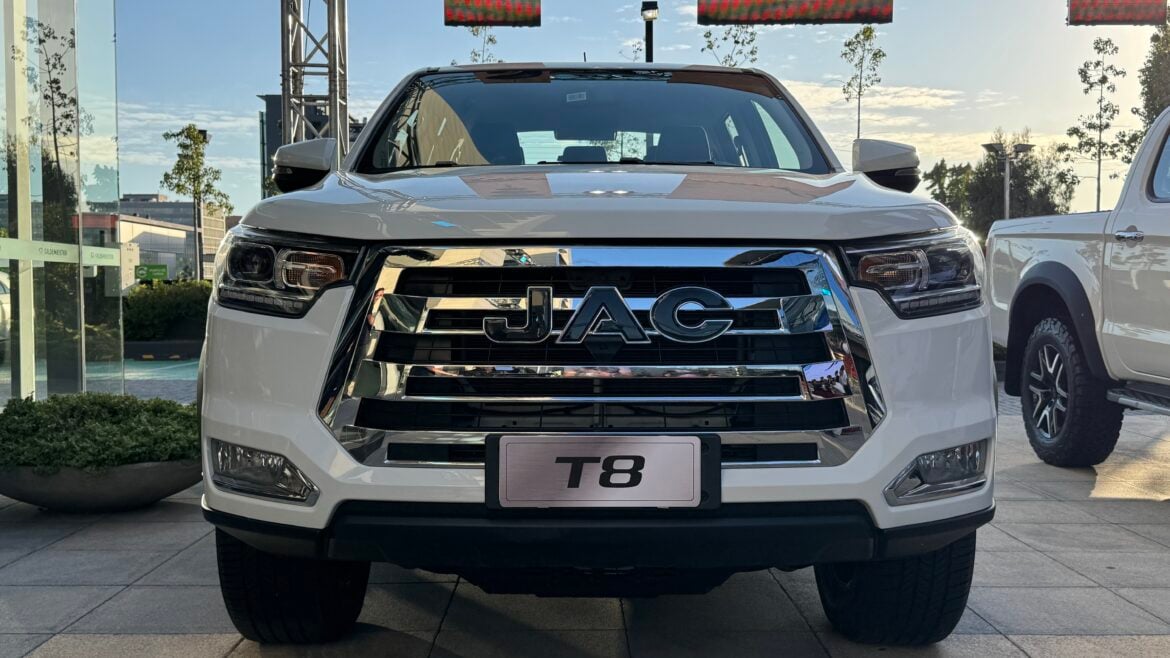 JAC T8