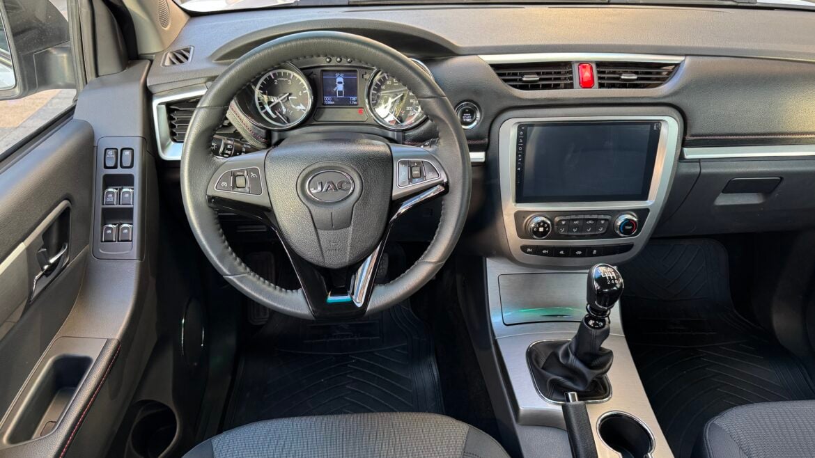 JAC T8