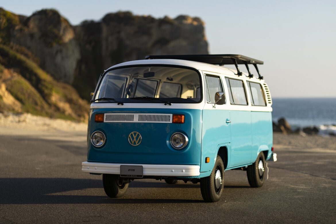 Kombi Rutamotor 19712-1977-volkswagen-bus-azul-more-than-productions-4568