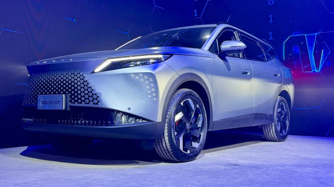 Omoda C7