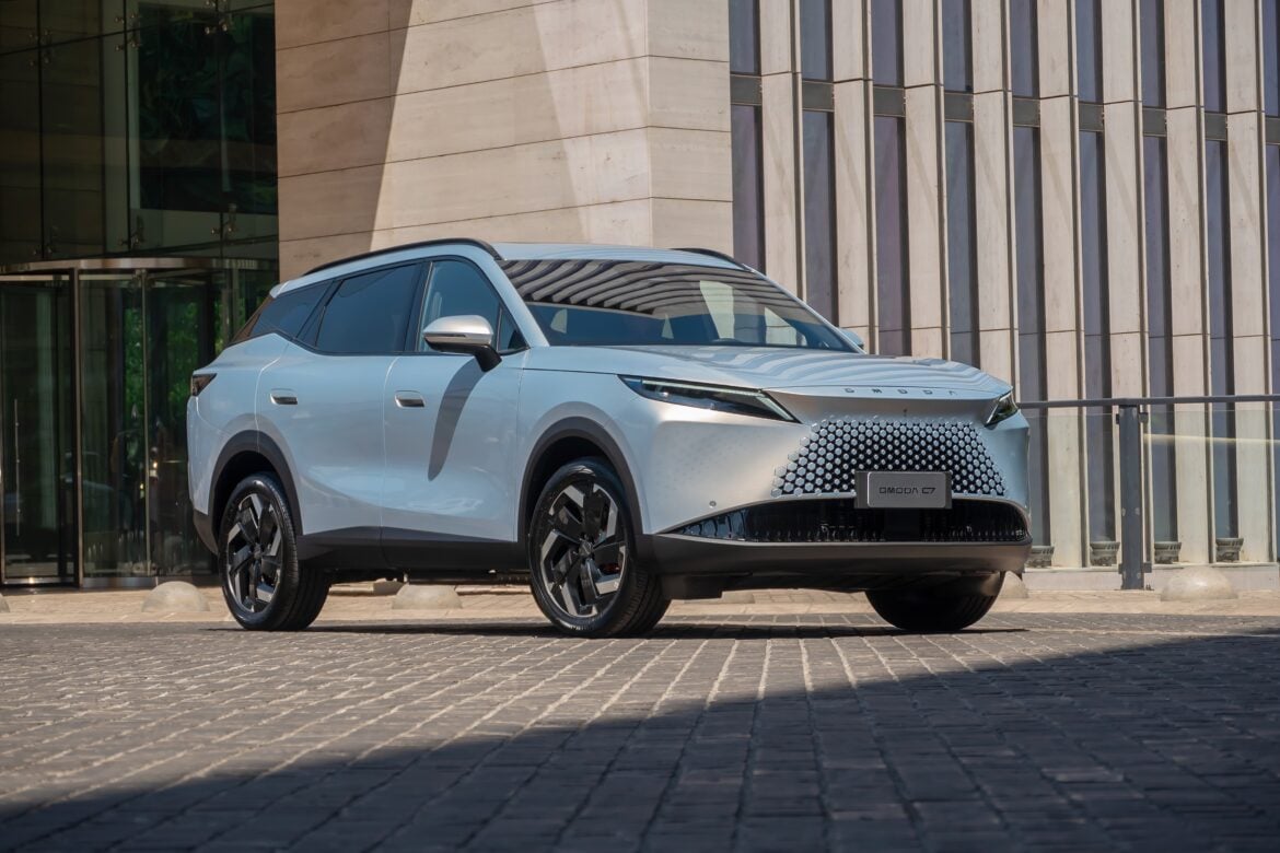 Omoda C7
