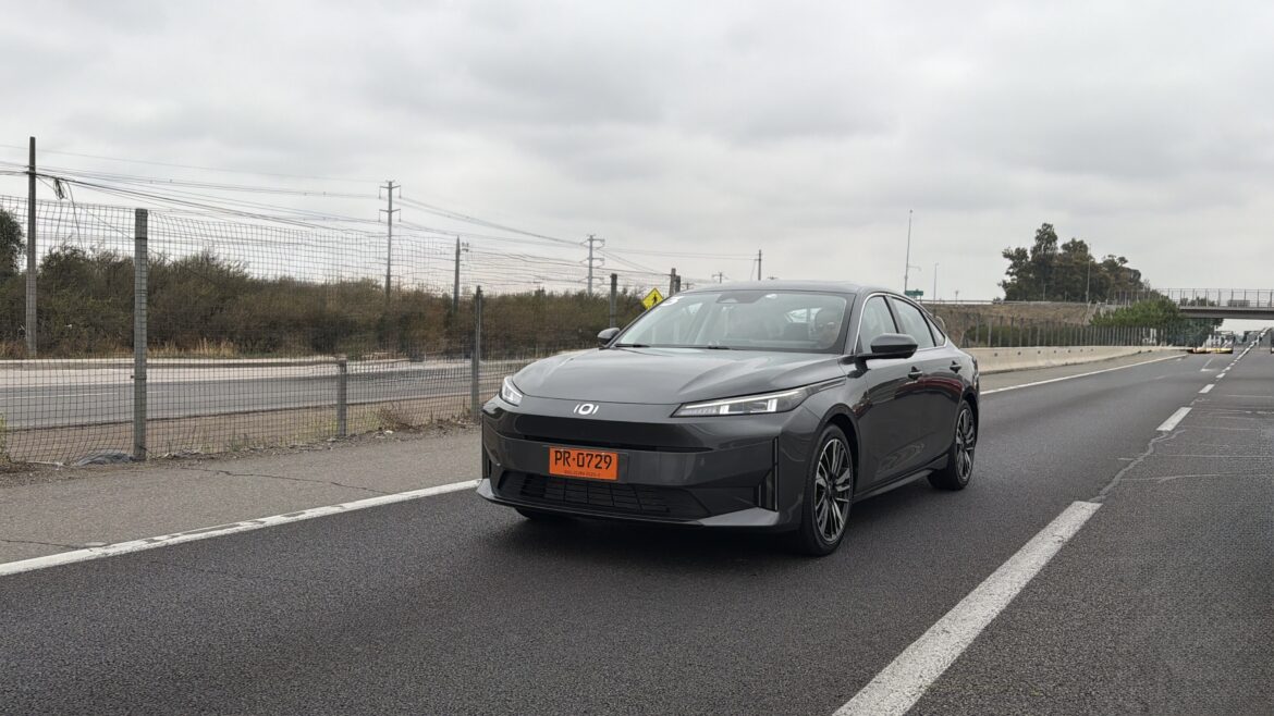 Changan Eado Plus iDD Changan Eado Plus iDD