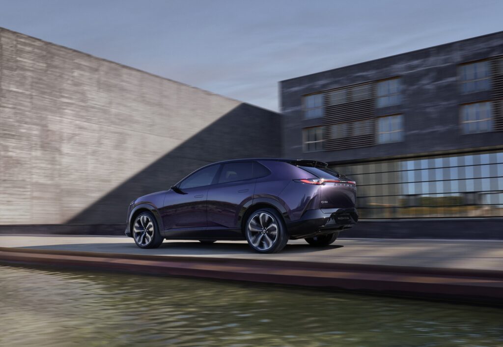 Mazda CX-6e