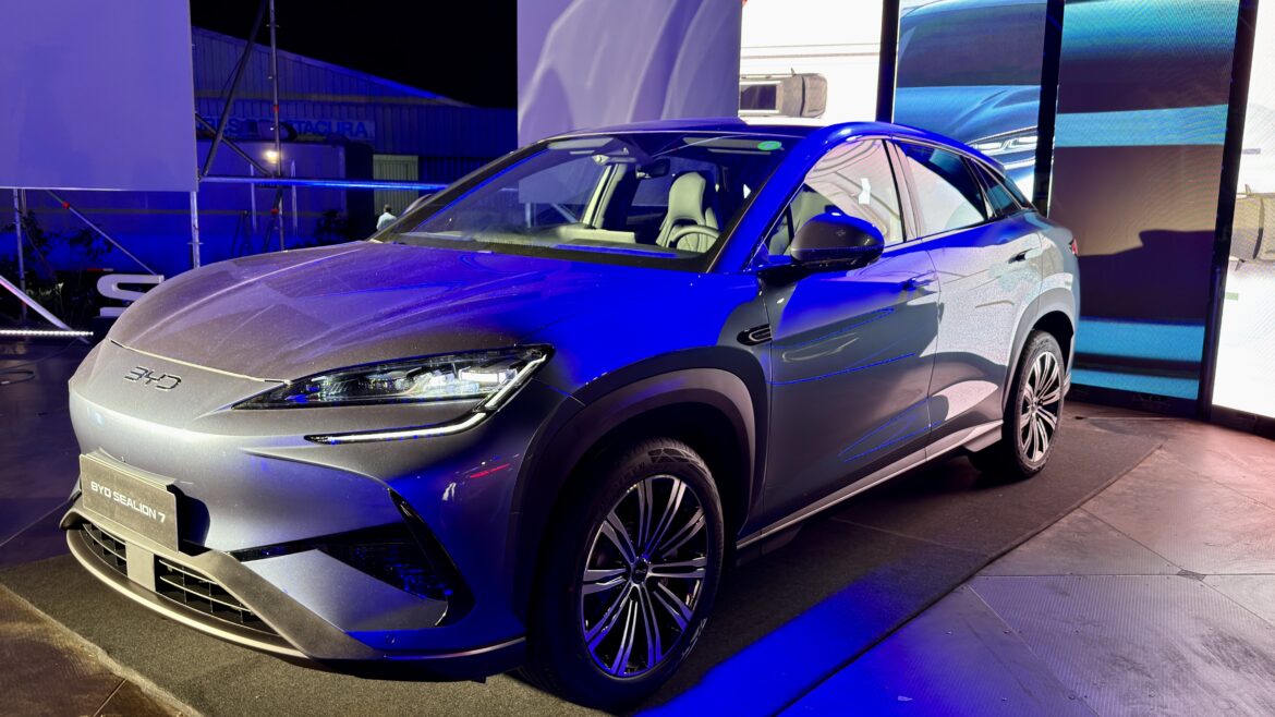 BYD Sealion 7