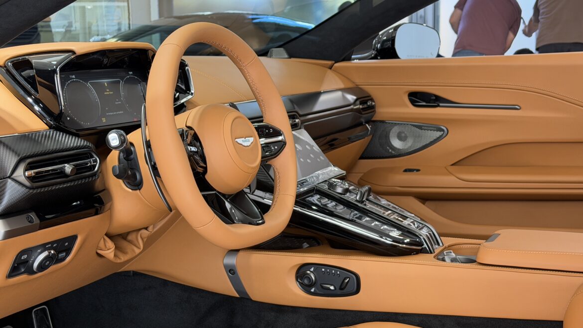 Aston Martin Roadster Aston Martin Roadster