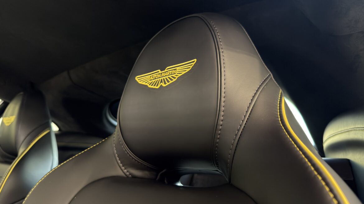 Aston Martin Vantage S Aston Martin Vantage S