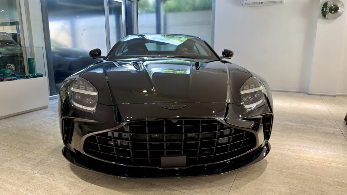 Aston Martin Vantage S Aston Martin Vantage S