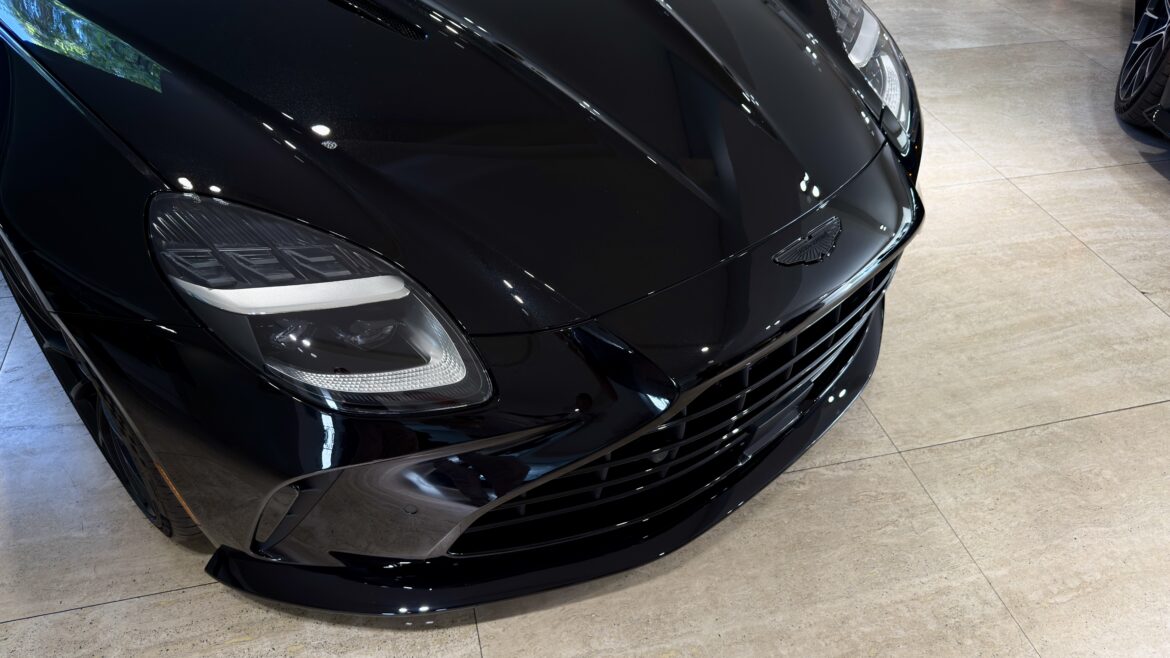 Aston Martin Vantage S Aston Martin Vantage S