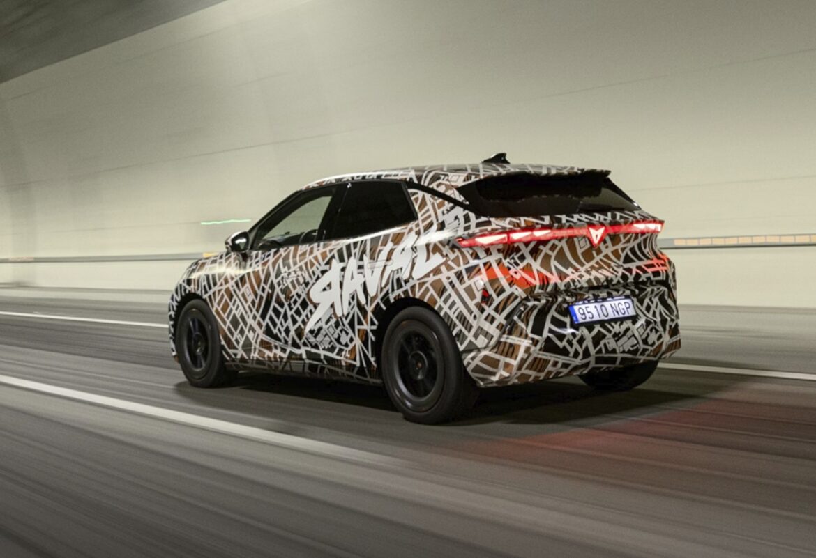 002_CUPRA-Raval-impulsa-la-agenda-de-abril-en-CUPRA-City-Garage-Madrid_HQ