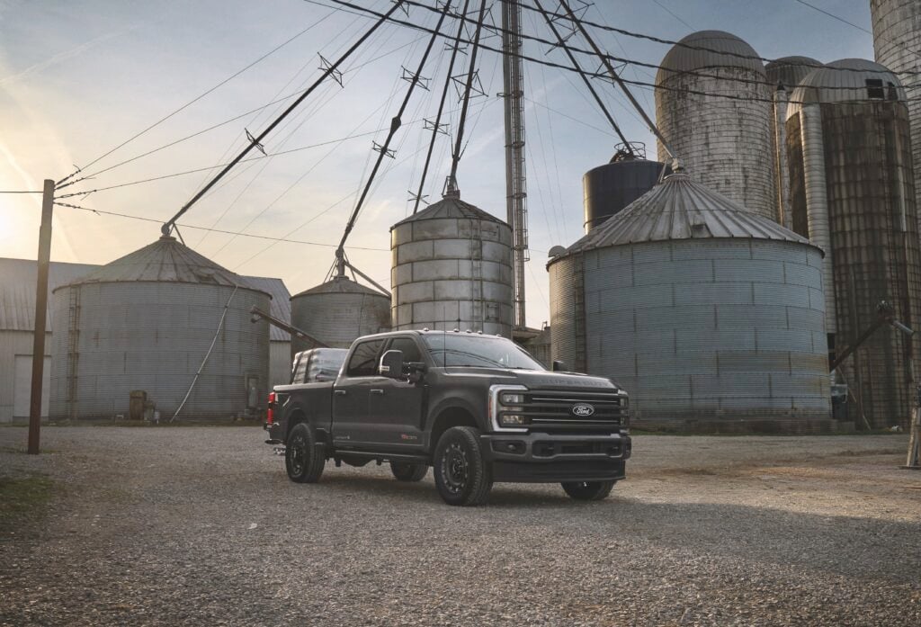 Ford F-350 Super Duty Carthartt Rutamotor Exterior_1_16