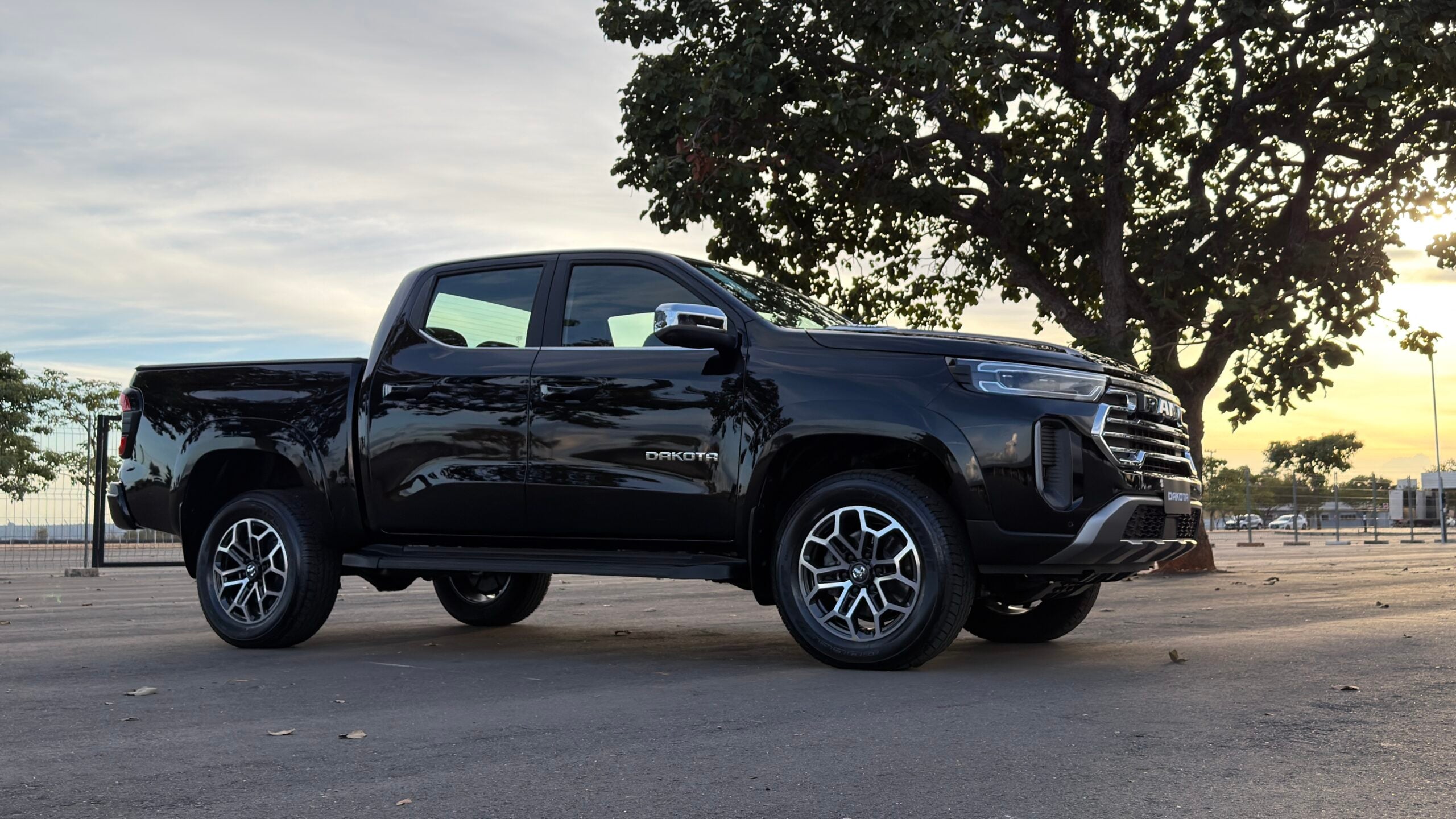 RAM Dakota