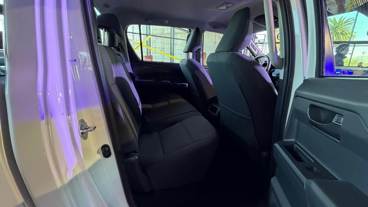 Toyota Hilix eléctrica Rutamotor 4
