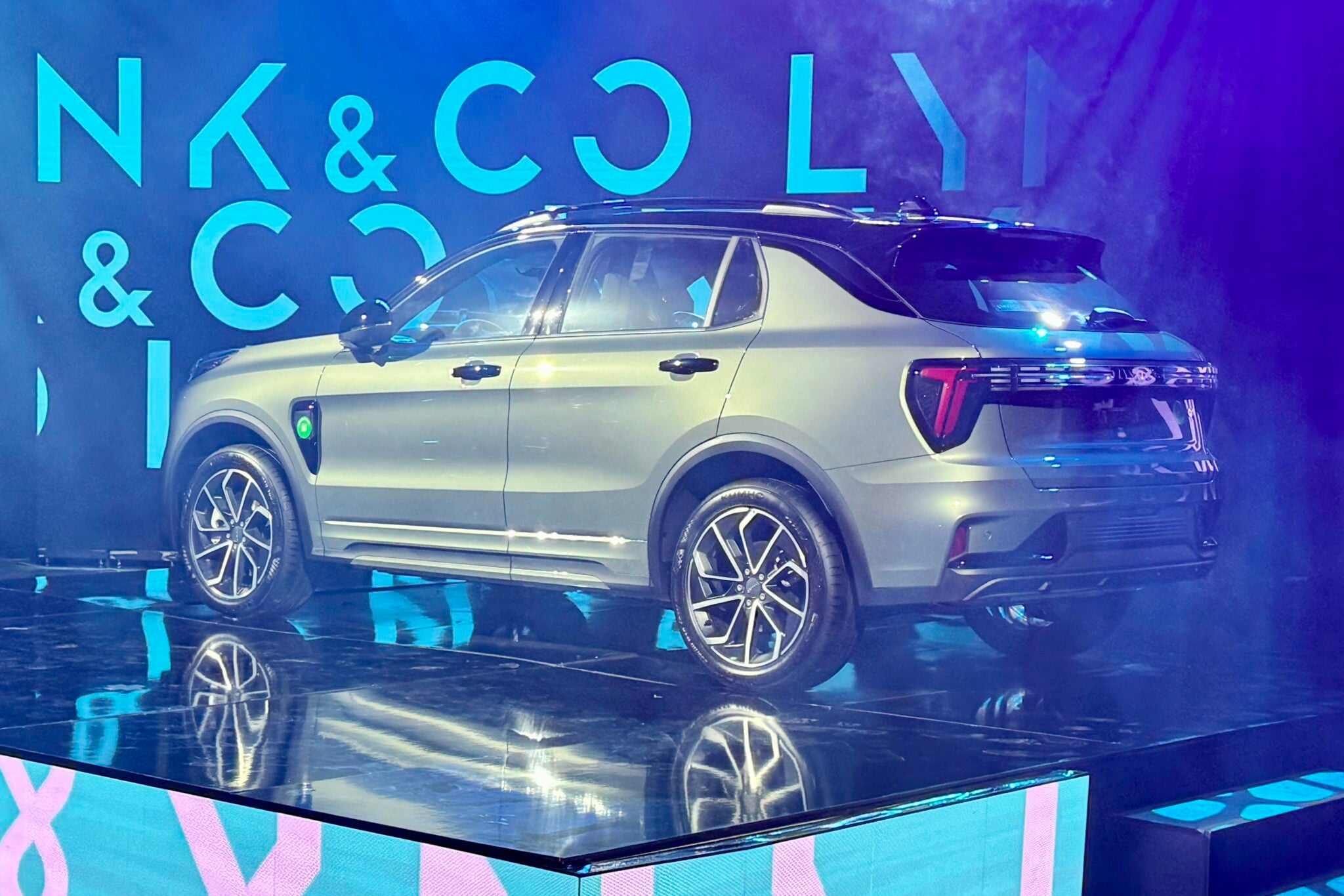 Lynk & Co 01