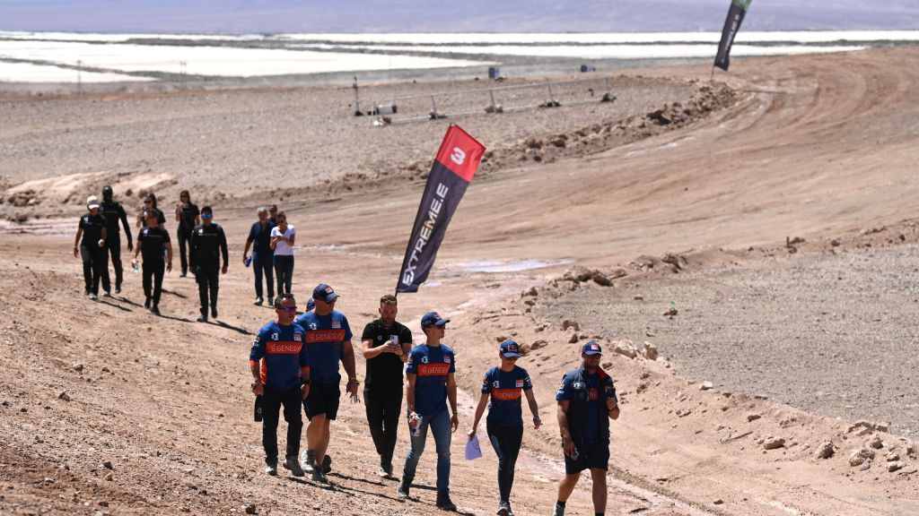 Drivers and team members track walk Catie Munnings (GBR) / Timmy Hansen (SWE), Genesys Andretti United Extreme E